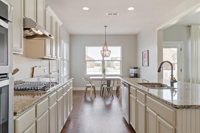 4838 Kingdom Dr, Murfreesboro, TN 37128