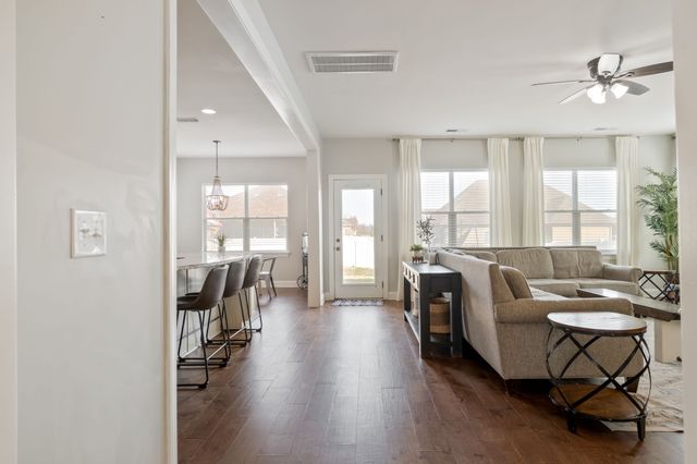 4838 Kingdom Dr, Murfreesboro, TN 37128