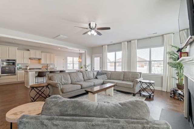 4838 Kingdom Dr, Murfreesboro, TN 37128