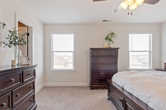 4838 Kingdom Dr, Murfreesboro, TN 37128