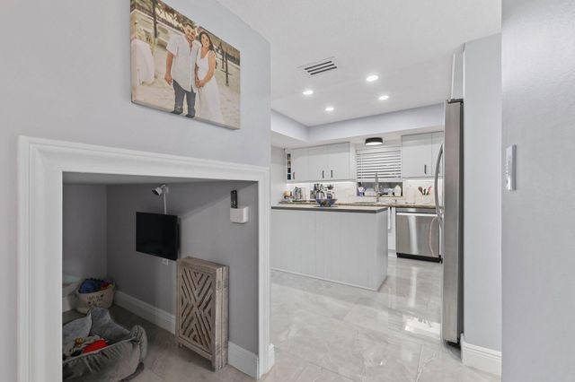 400 SW 28th Avenue, Delray Beach, FL 33445