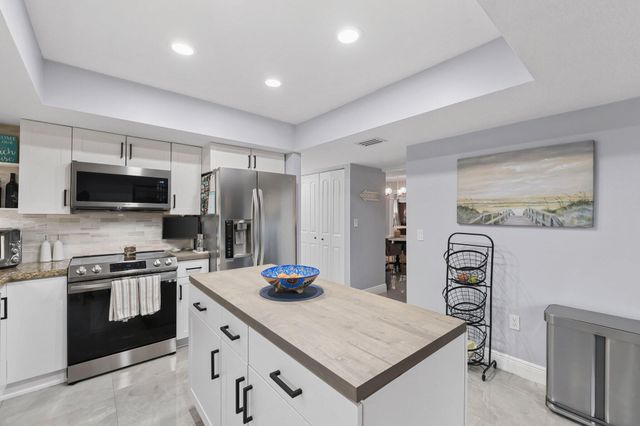 400 SW 28th Avenue, Delray Beach, FL 33445