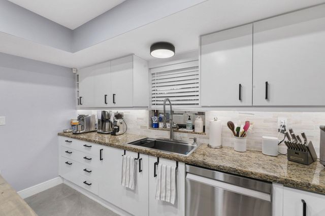 400 SW 28th Avenue, Delray Beach, FL 33445