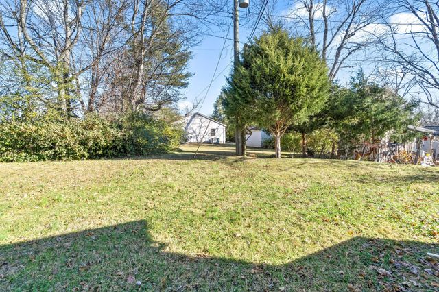 1463 Golf Club Ln, Clarksville, TN 37040