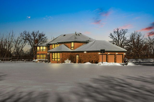 21632 Wolf Road, Mokena, IL 60448