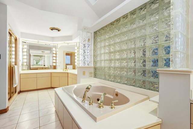 21632 Wolf Road, Mokena, IL 60448