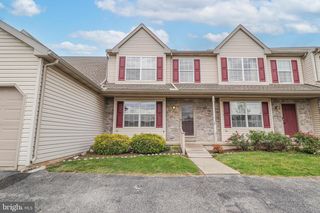 50 STONECROP LN, Manchester, PA 17345