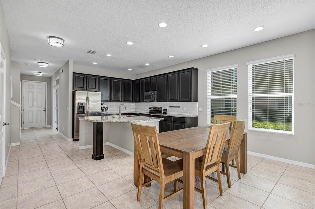 Image 11 of property listing at 7644 RIPPLEPOINTE WAY, Windermere, FL 34786