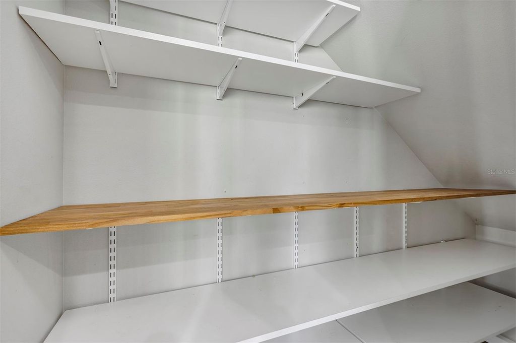 Image 8 of property listing at 7644 RIPPLEPOINTE WAY, Windermere, FL 34786