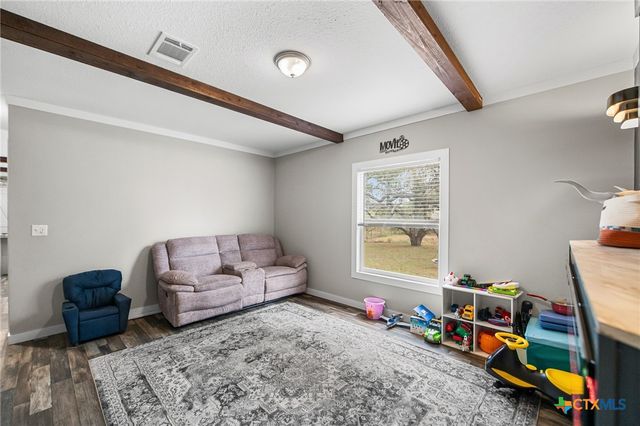 1145 Postert Lane, Floresville, TX 78114