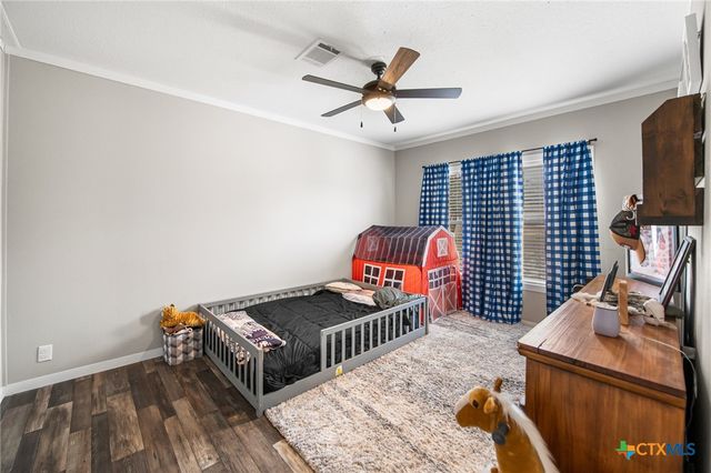 1145 Postert Lane, Floresville, TX 78114