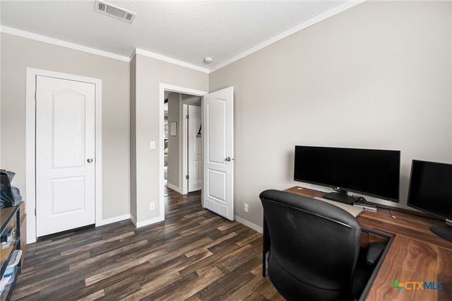 1145 Postert Lane, Floresville, TX 78114