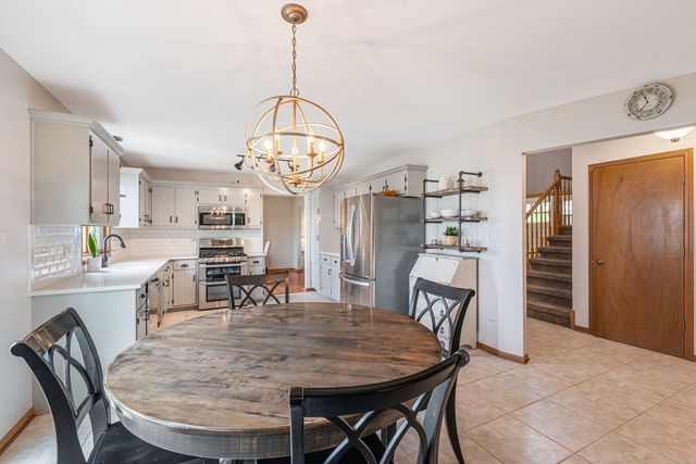 8036 Edgebrook Lane, Tinley Park, IL 60487