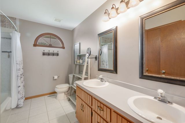 8036 Edgebrook Lane, Tinley Park, IL 60487