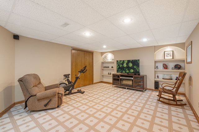 8036 Edgebrook Lane, Tinley Park, IL 60487