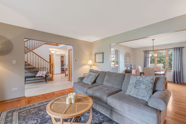 8036 Edgebrook Lane, Tinley Park, IL 60487
