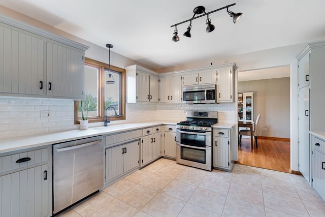 8036 Edgebrook Lane, Tinley Park, IL 60487