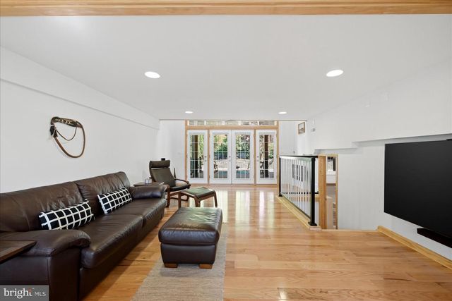 10929 HOWLAND DR, Reston, VA 20191