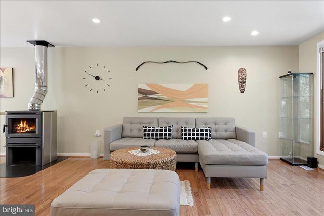 10929 HOWLAND DR, Reston, VA 20191