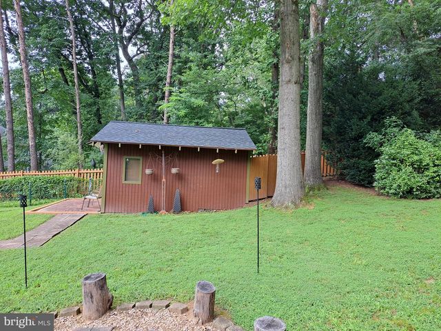 10929 HOWLAND DR, Reston, VA 20191