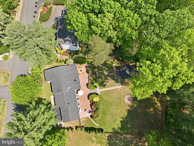 10929 HOWLAND DR, Reston, VA 20191