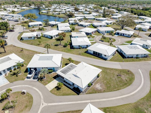 397 CIRCLEWOOD DRIVE Z1, Venice, FL 34293