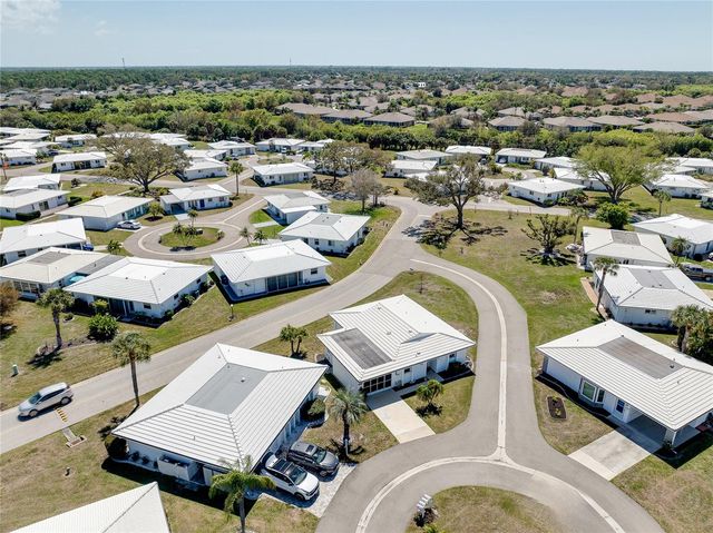 397 CIRCLEWOOD DRIVE Z1, Venice, FL 34293