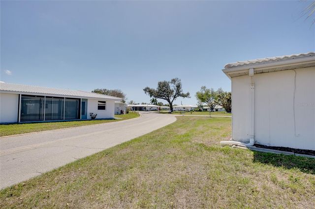 397 CIRCLEWOOD DRIVE Z1, Venice, FL 34293