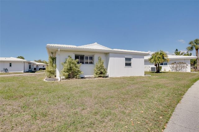 397 CIRCLEWOOD DRIVE Z1, Venice, FL 34293