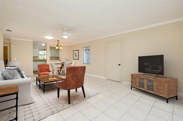 397 CIRCLEWOOD DRIVE Z1, Venice, FL 34293