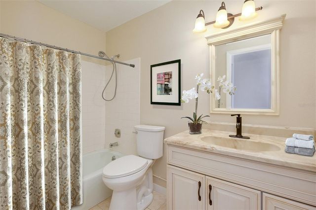 397 CIRCLEWOOD DRIVE Z1, Venice, FL 34293