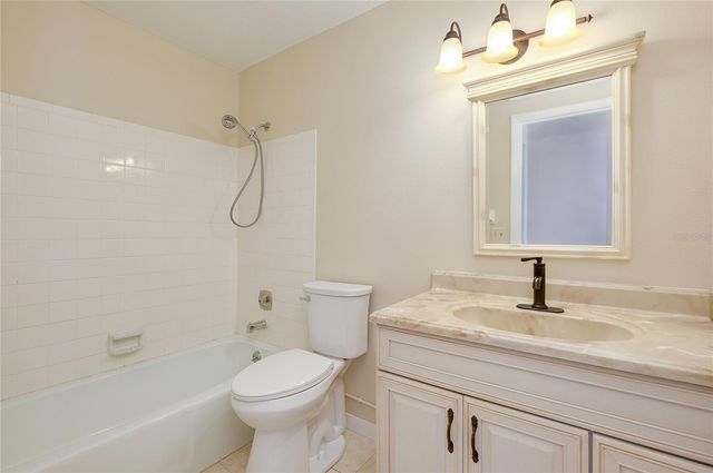 397 CIRCLEWOOD DRIVE Z1, Venice, FL 34293