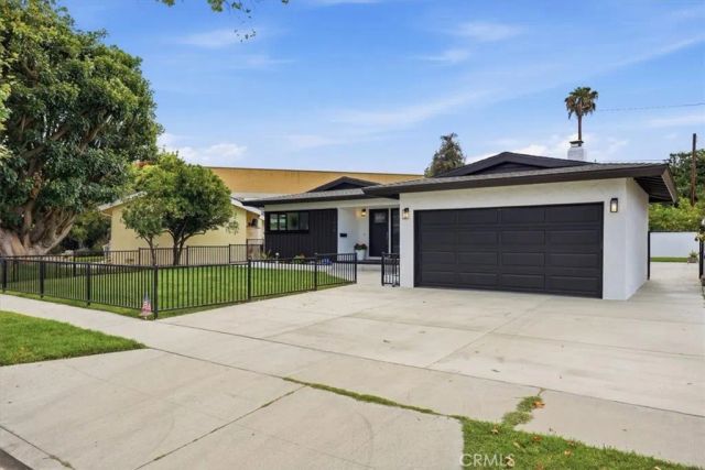 1814 N Studebaker, Long Beach, CA 90815