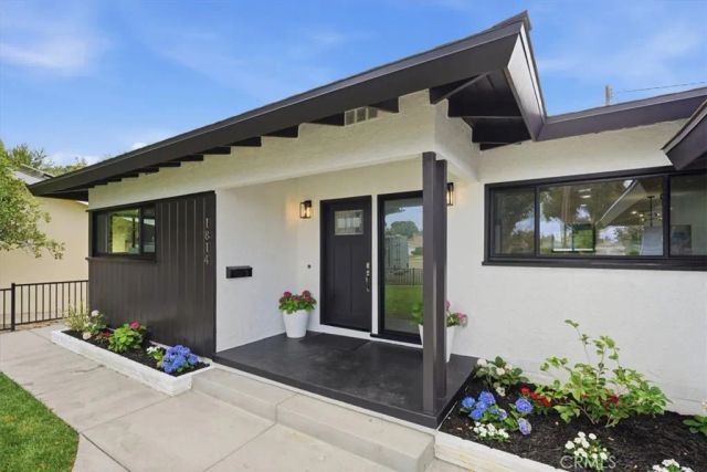1814 N Studebaker, Long Beach, CA 90815
