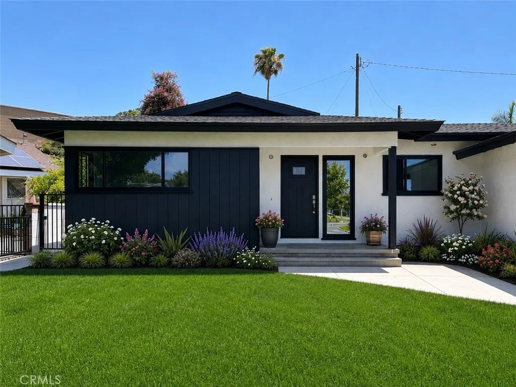 1814 N Studebaker, Long Beach, CA 90815