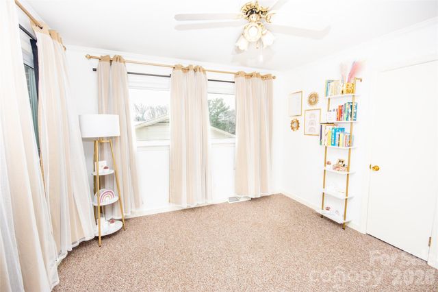 108 Robin Lane, Statesville, NC 28677