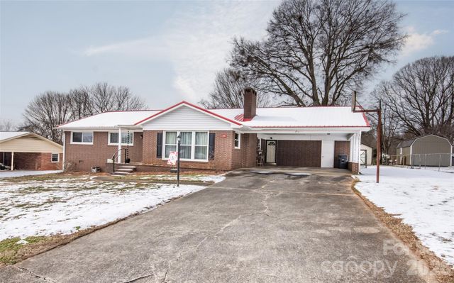 108 Robin Lane, Statesville, NC 28677