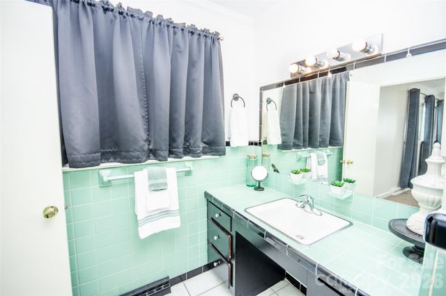 108 Robin Lane, Statesville, NC 28677