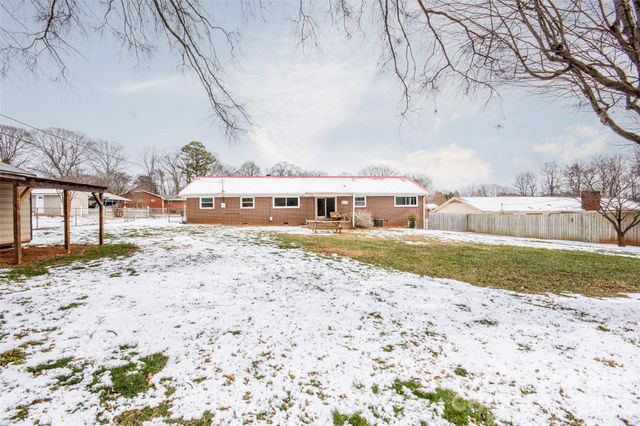 108 Robin Lane, Statesville, NC 28677