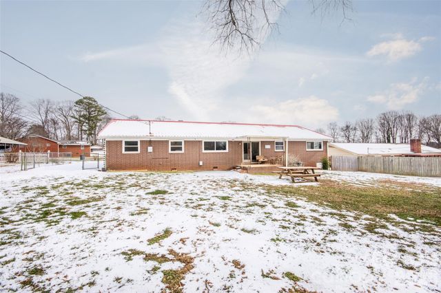 108 Robin Lane, Statesville, NC 28677