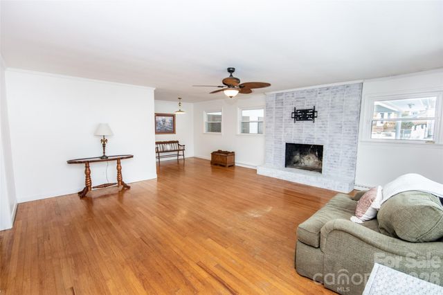 108 Robin Lane, Statesville, NC 28677