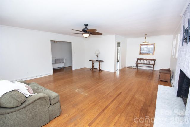 108 Robin Lane, Statesville, NC 28677