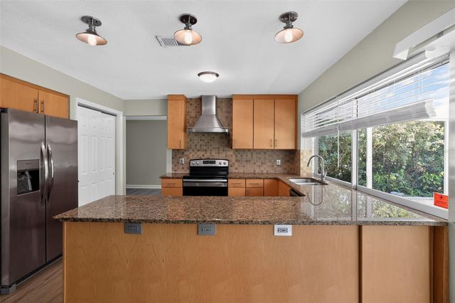 2140 N BAY HILLS BOULEVARD, Safety Harbor, FL 34695