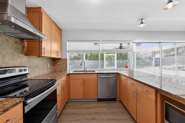 2140 N BAY HILLS BOULEVARD, Safety Harbor, FL 34695