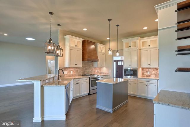 022 ROLLING MEADOW RD, Lebanon, PA 17046