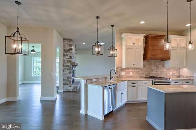 022 ROLLING MEADOW RD, Lebanon, PA 17046