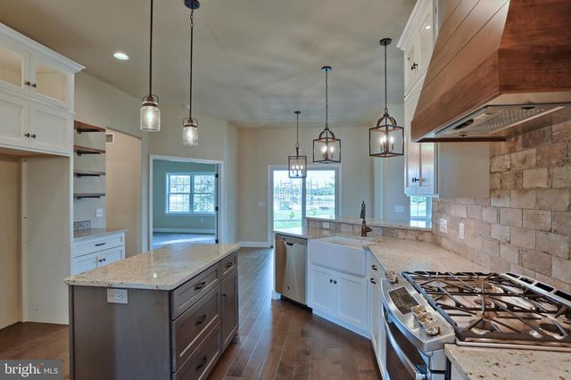 022 ROLLING MEADOW RD, Lebanon, PA 17046