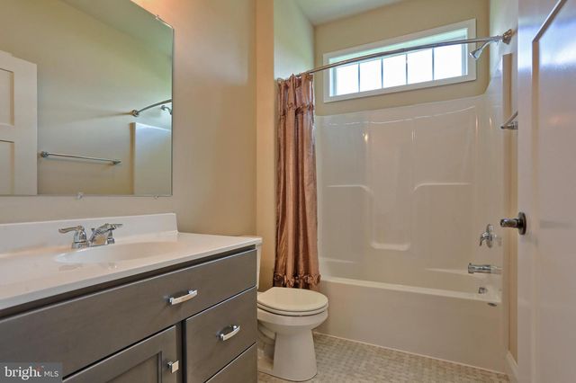 022 ROLLING MEADOW RD, Lebanon, PA 17046