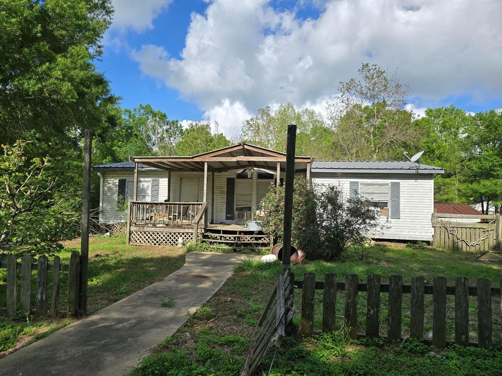 340 County Road 411, Dayton, TX 77535