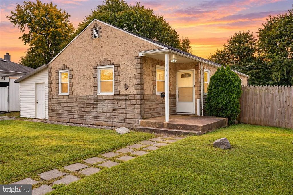127 HUNN RD, New Castle, DE 19720 — exterior